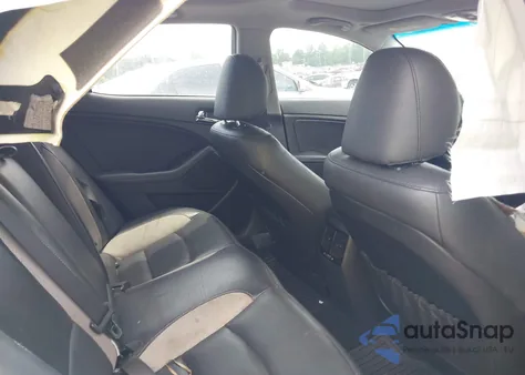 2013 Kia Optima Sx z USA, uszkodzony, nr VIN 5XXGR4A63DG137405